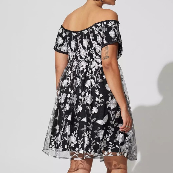 Torrid 00 (size 10) Black Floral Embroidered Smocked Off Shoulder Cocktail Dress - Picture 3 of 3